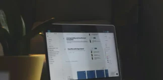 Hur man stryker över i Google Docs förklaras