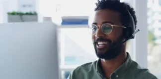 Vad är skillnaden mellan monaurala och binaurala headset?