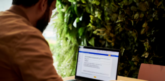 Hur du kan konvertera och öppna en RTF-fil