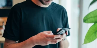 Så här installerar du ett Samsung-tangentbord på en Android