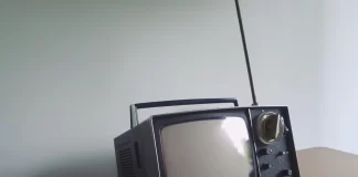 Vad är den svarta ramen på en TV, förklarat